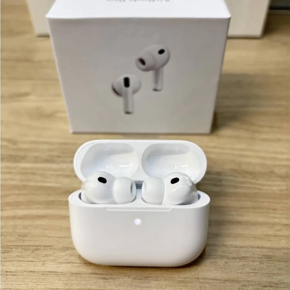 Apple White Earbud Headphones